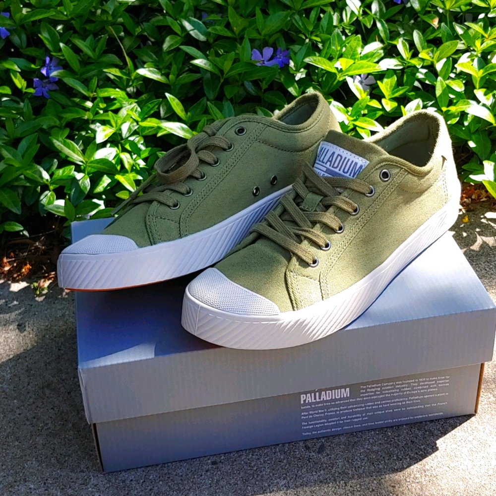 Palladium Unisex Sneaker, Men's 8, Women's 9.5
